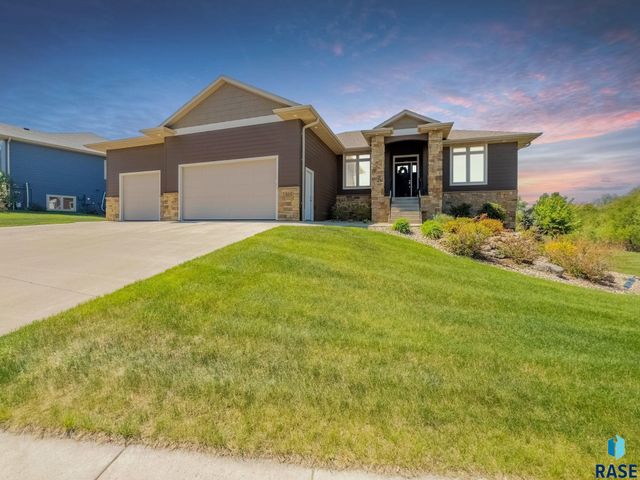305 S Heritage Rd Road, Brandon, SD 57005