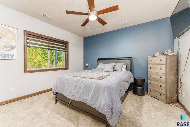 305 S Heritage Rd Road, Brandon, SD 57005