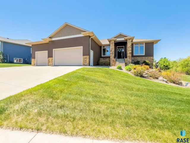 305 S Heritage Rd Road, Brandon, SD 57005