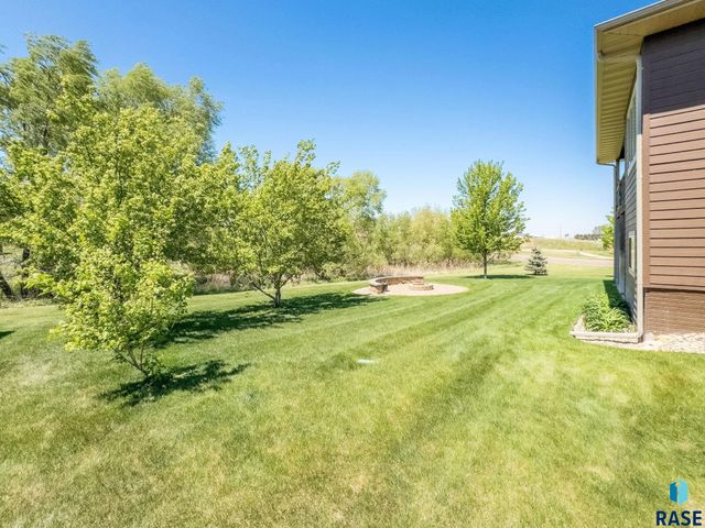 305 S Heritage Rd Road, Brandon, SD 57005