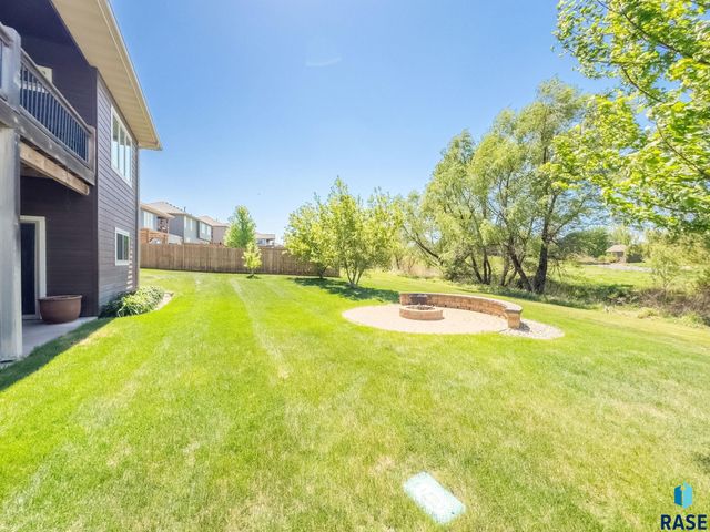 305 S Heritage Rd Road, Brandon, SD 57005