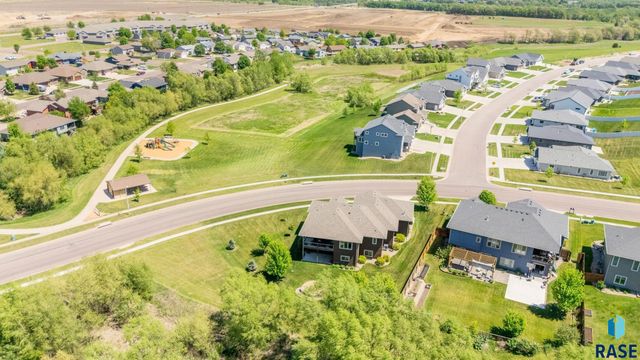 305 S Heritage Rd Road, Brandon, SD 57005