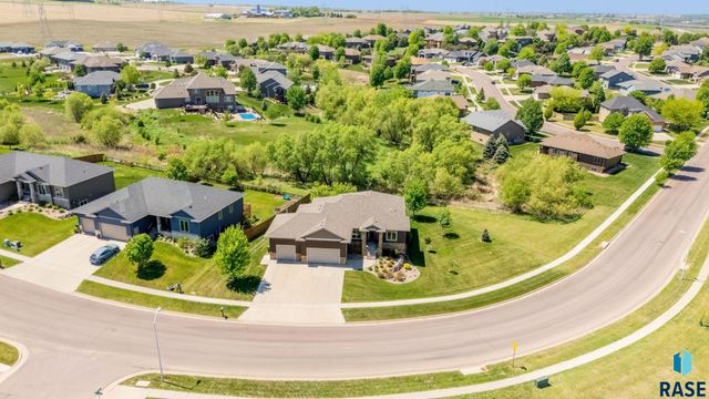 305 S Heritage Rd Road, Brandon, SD 57005