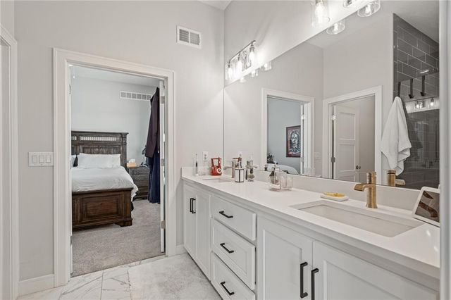 4530 NW 49th Court, Riverside, MO 64150