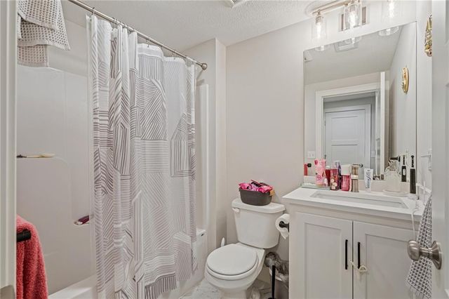 4530 NW 49th Court, Riverside, MO 64150