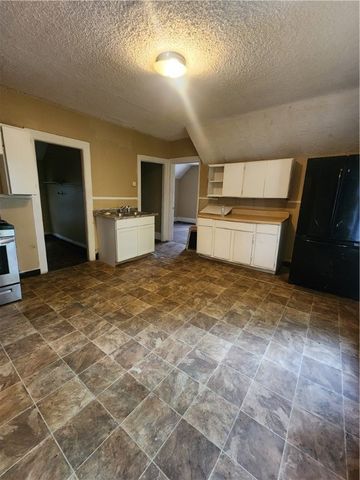 2 Hollister Street, Rochester, NY 14605