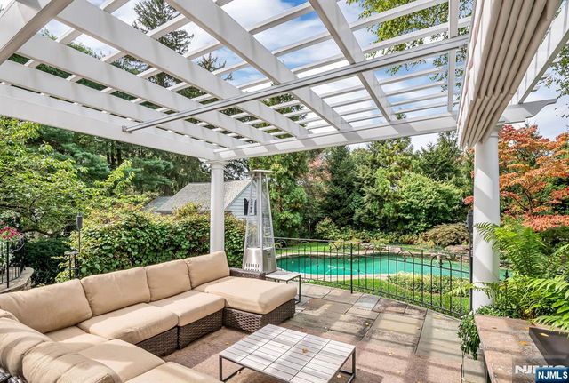 474 Heights Road, Ridgewood, NJ 07450