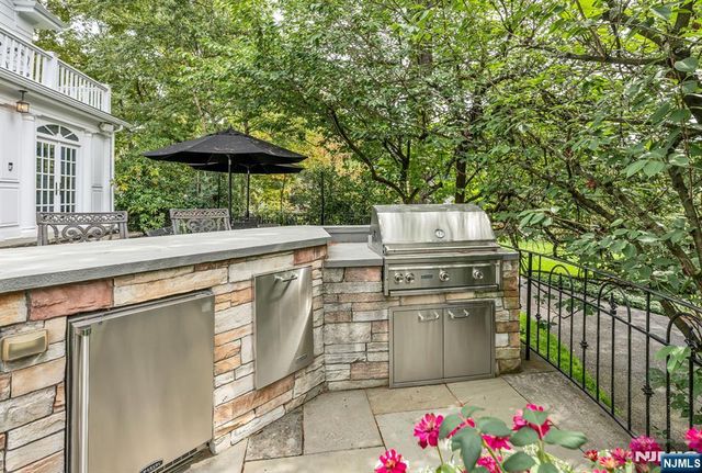 474 Heights Road, Ridgewood, NJ 07450