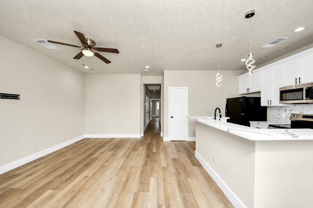 5211 Amy Street B, Houston, TX 77028