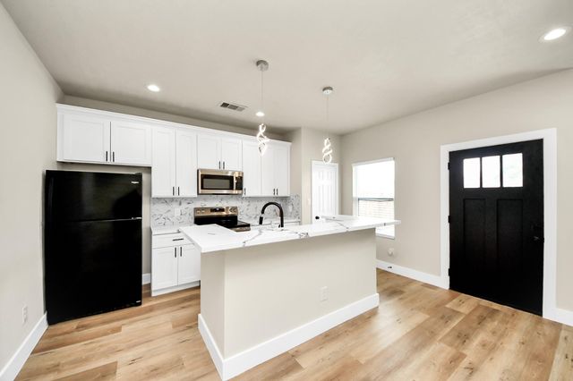 5211 Amy Street B, Houston, TX 77028