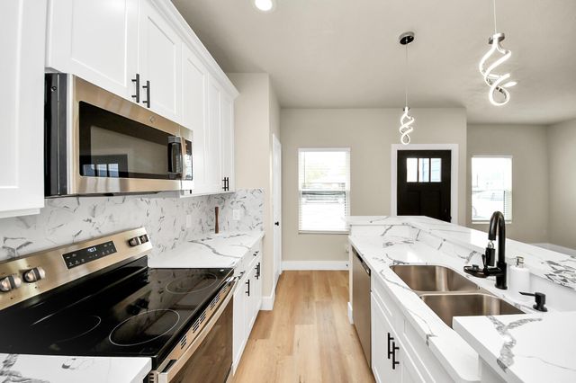 5211 Amy Street B, Houston, TX 77028