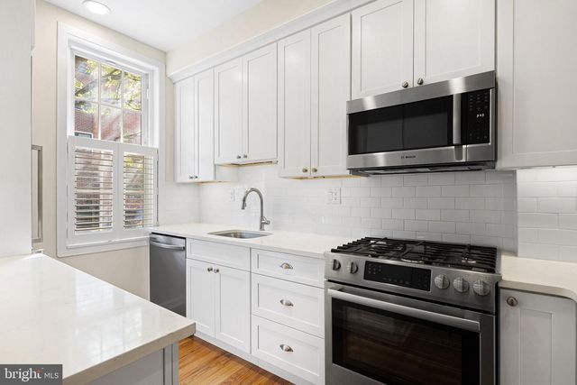 1115 LOMBARD ST, Philadelphia, PA 19147