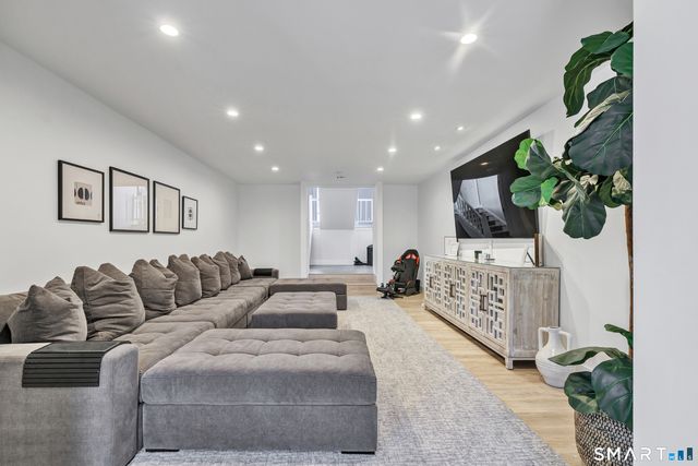 27 Old Quarry Road, Woodbridge, CT 06525
