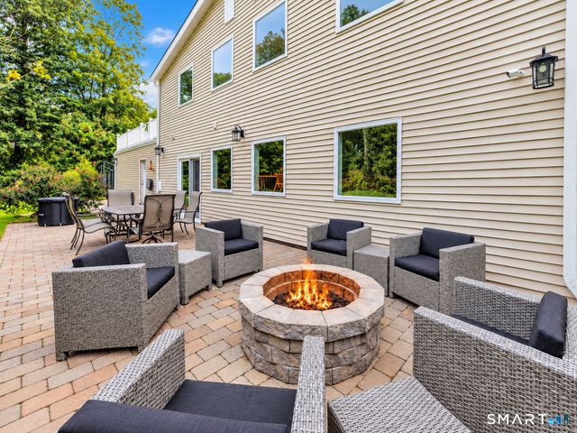 27 Old Quarry Road, Woodbridge, CT 06525