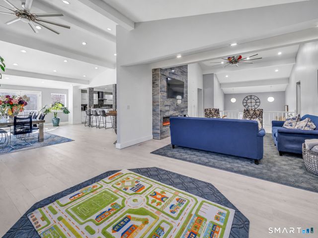27 Old Quarry Road, Woodbridge, CT 06525