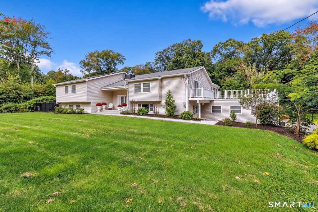 27 Old Quarry Road, Woodbridge, CT 06525
