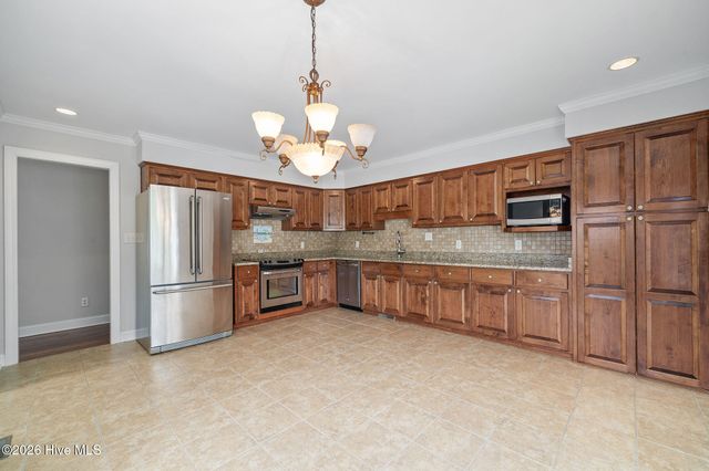 220 Red Fox Run Drive, Wallace, NC 28466