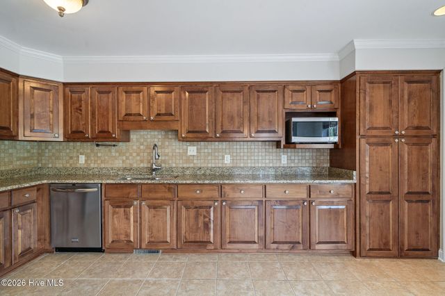 220 Red Fox Run Drive, Wallace, NC 28466