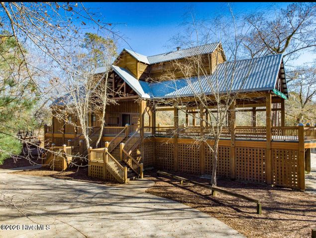 220 Red Fox Run Drive, Wallace, NC 28466