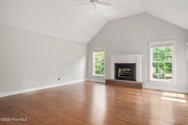220 Red Fox Run Drive, Wallace, NC 28466