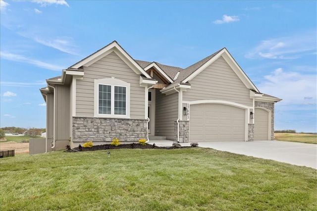 17507 Grey Hawke Ridge, Smithville, MO 64089