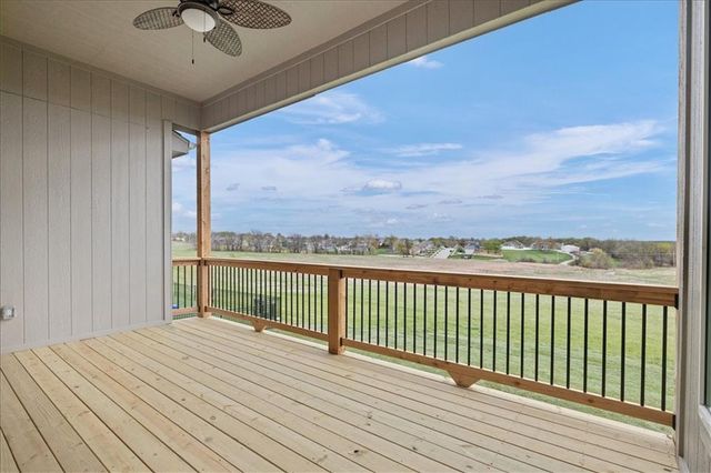 17507 Grey Hawke Ridge, Smithville, MO 64089