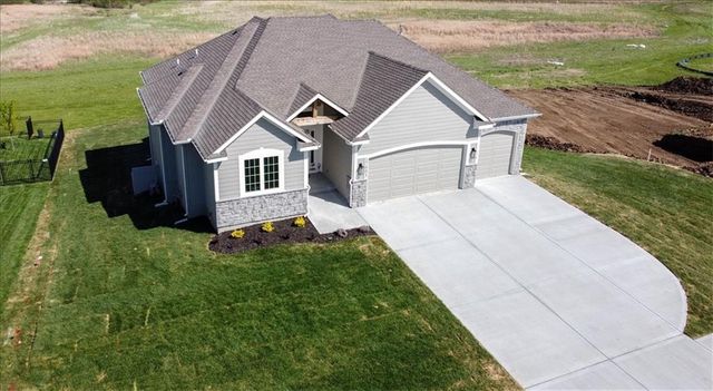 17507 Grey Hawke Ridge, Smithville, MO 64089