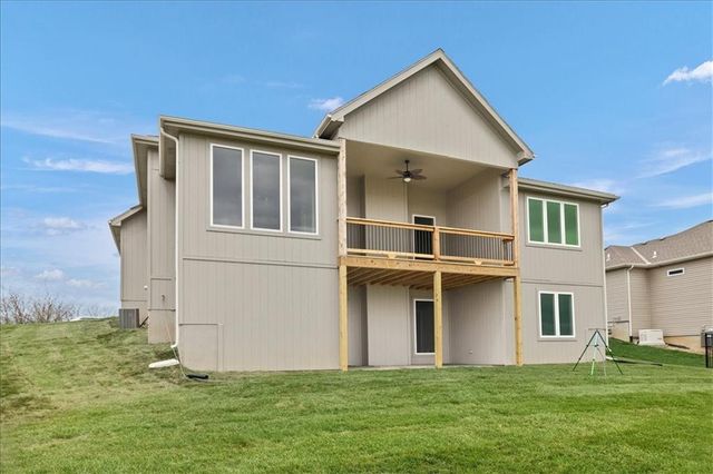 17507 Grey Hawke Ridge, Smithville, MO 64089