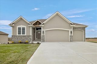 17507 Grey Hawke Ridge, Smithville, MO 64089