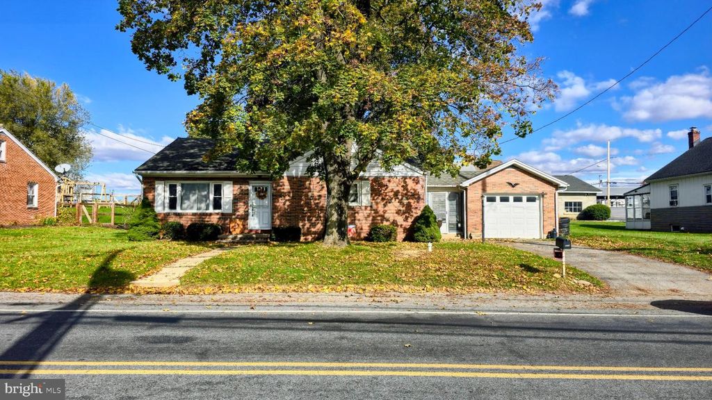 405 INDIAN MANOR DR, Leesport, PA 19533