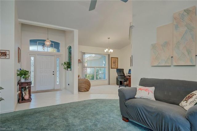 935 SE 20th CT, Cape Coral, FL 33990