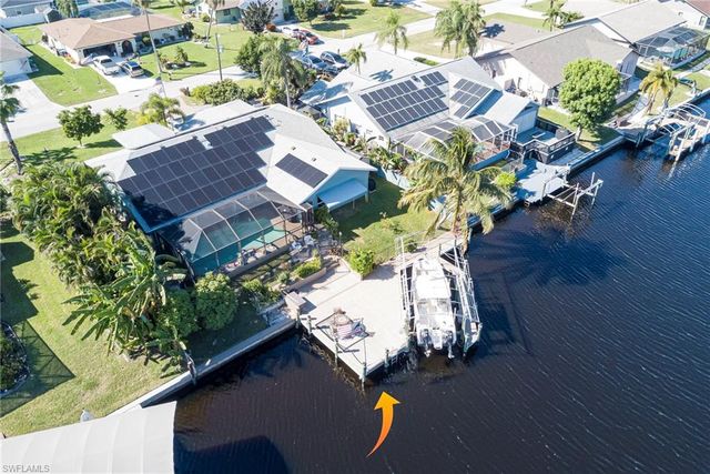 935 SE 20th CT, Cape Coral, FL 33990