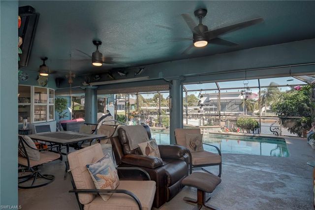 935 SE 20th CT, Cape Coral, FL 33990