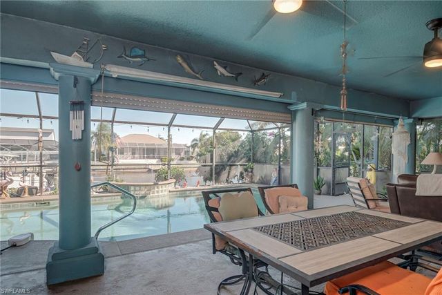 935 SE 20th CT, Cape Coral, FL 33990