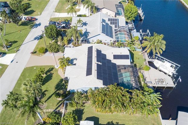 935 SE 20th CT, Cape Coral, FL 33990