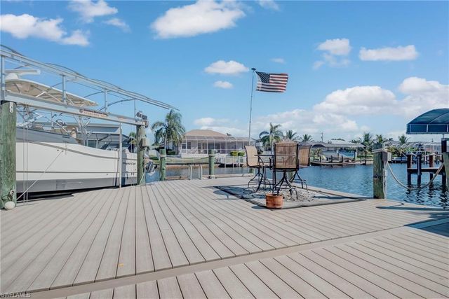 935 SE 20th CT, Cape Coral, FL 33990