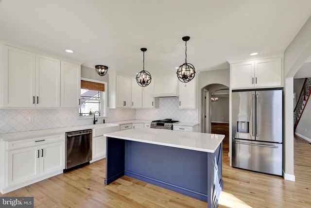 64 MIDDLETOWN RD, Fleetwood, PA 19522