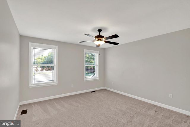 64 MIDDLETOWN RD, Fleetwood, PA 19522
