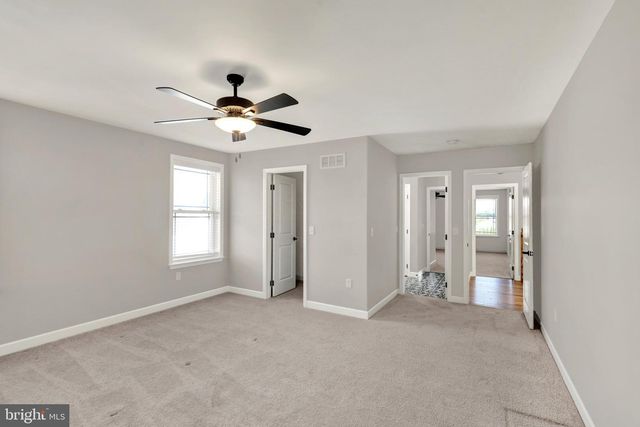64 MIDDLETOWN RD, Fleetwood, PA 19522