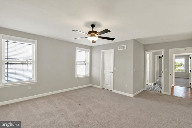64 MIDDLETOWN RD, Fleetwood, PA 19522