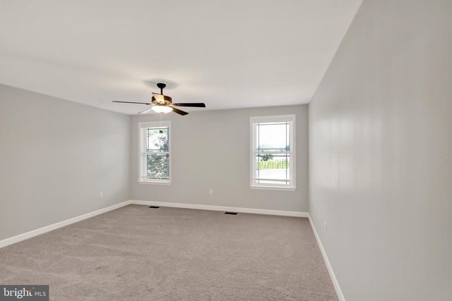 64 MIDDLETOWN RD, Fleetwood, PA 19522