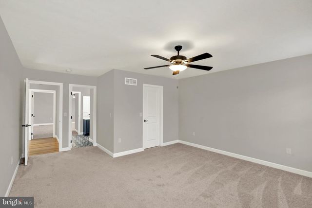 64 MIDDLETOWN RD, Fleetwood, PA 19522