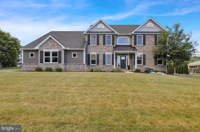 64 MIDDLETOWN RD, Fleetwood, PA 19522