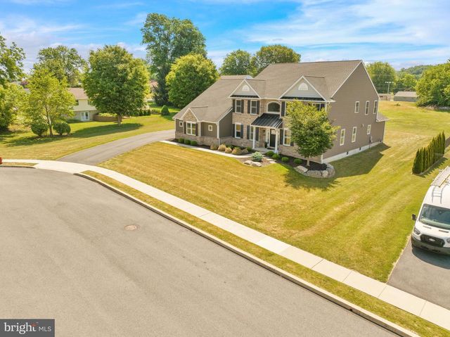 64 MIDDLETOWN RD, Fleetwood, PA 19522