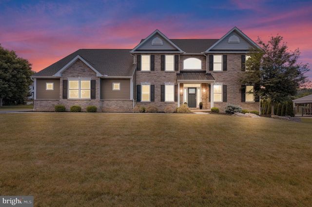 64 MIDDLETOWN RD, Fleetwood, PA 19522