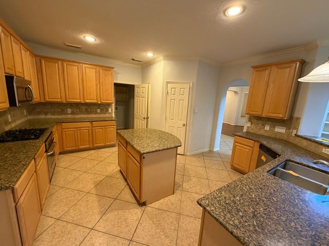 2501 Rose Bay Drive, Pearland, TX 77584