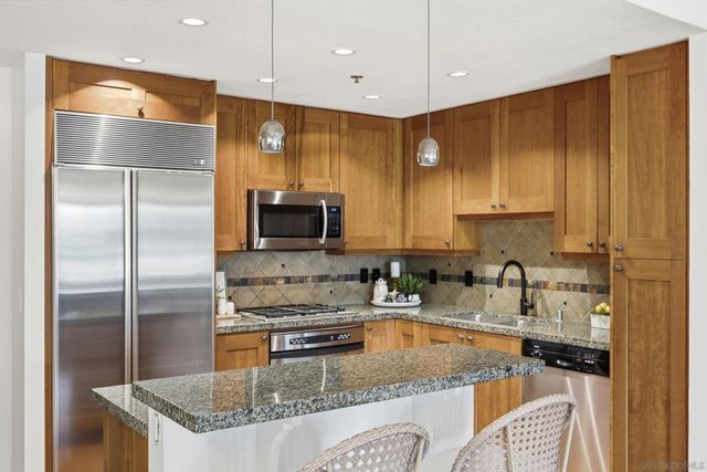 700 W Harbor Dr 608, San Diego, CA 92101
