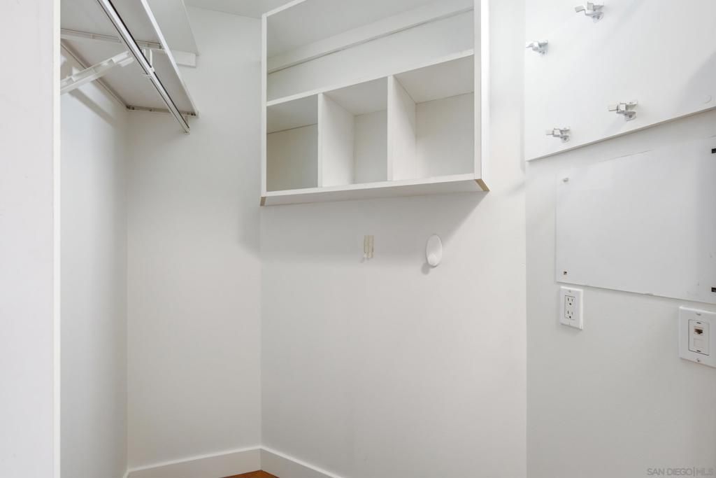 Image 11 of property listing at 700 W Harbor Dr 608, San Diego, CA 92101