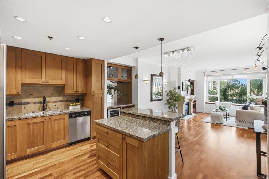 Image 12 of property listing at 700 W Harbor Dr 608, San Diego, CA 92101