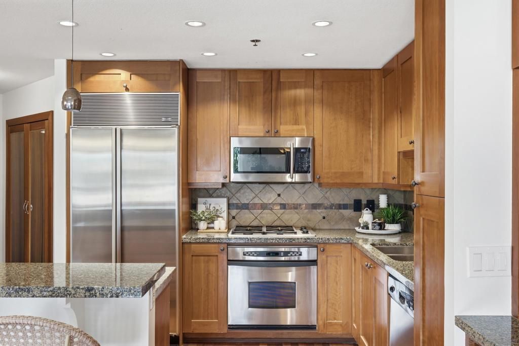 Image 17 of property listing at 700 W Harbor Dr 608, San Diego, CA 92101